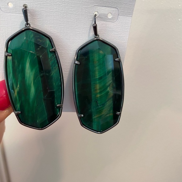 Kendra Scott Danielle Earrings - Picture 5 of 6